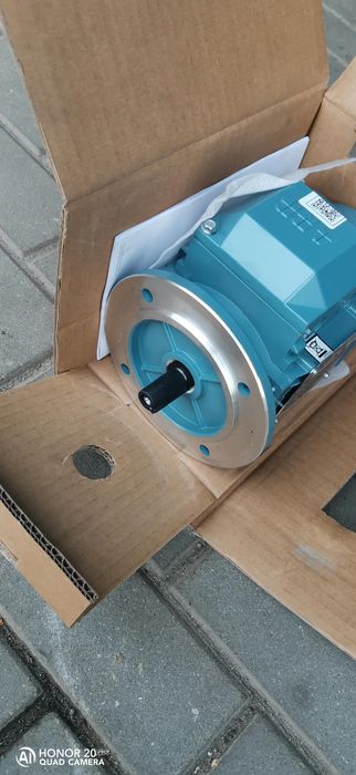 Silnik elektryczny AAB M3AA 71B2