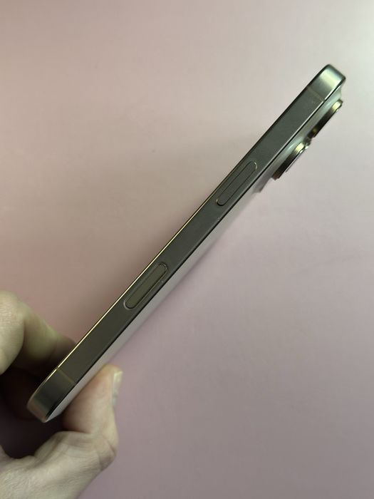 Iphone 16 pro 128gb в чудовом стані