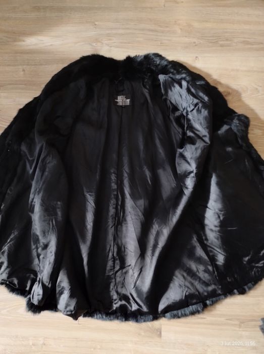 Futro naturalne czarne.