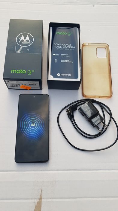 Telefon Motorola g13 4/128GB etui ładowarka indukcyjna