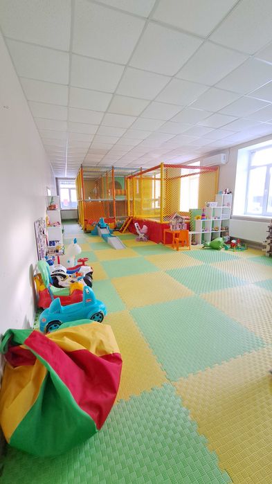Продається ігровий лабіринт , батут, працююча ігрова кімната. Актуальн