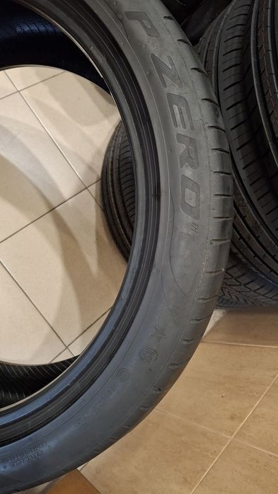 Шини літо Pirelli PZero (PZ4) 275/40 R21 315/35 R21
Pirelli PZero