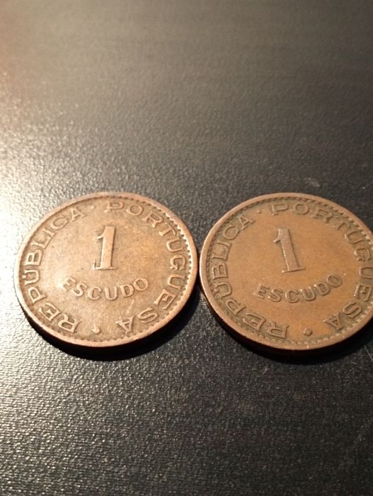 2 moedas de 1 escudo	Moçambique	 - Bronze - 1957 e 1962 - Soberbas