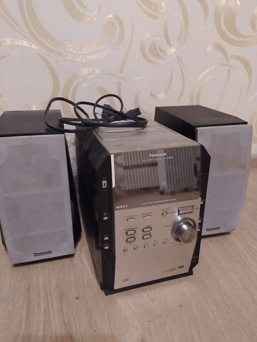 Музыкальный центр Panasonic с двумя колонками: 800 грн. - Музичні ...