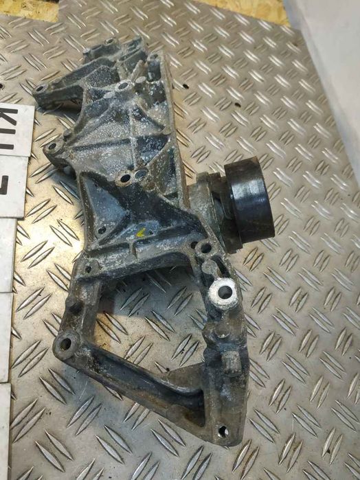 Land Rover Evoque 11- кронштейн генератора  KU7765 BJ3210039AC