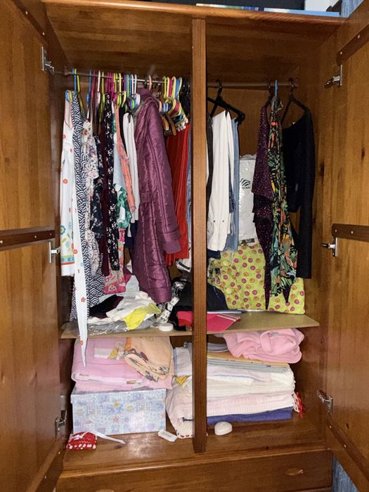 Quarto estúdio inteiro de pinho mel maciço