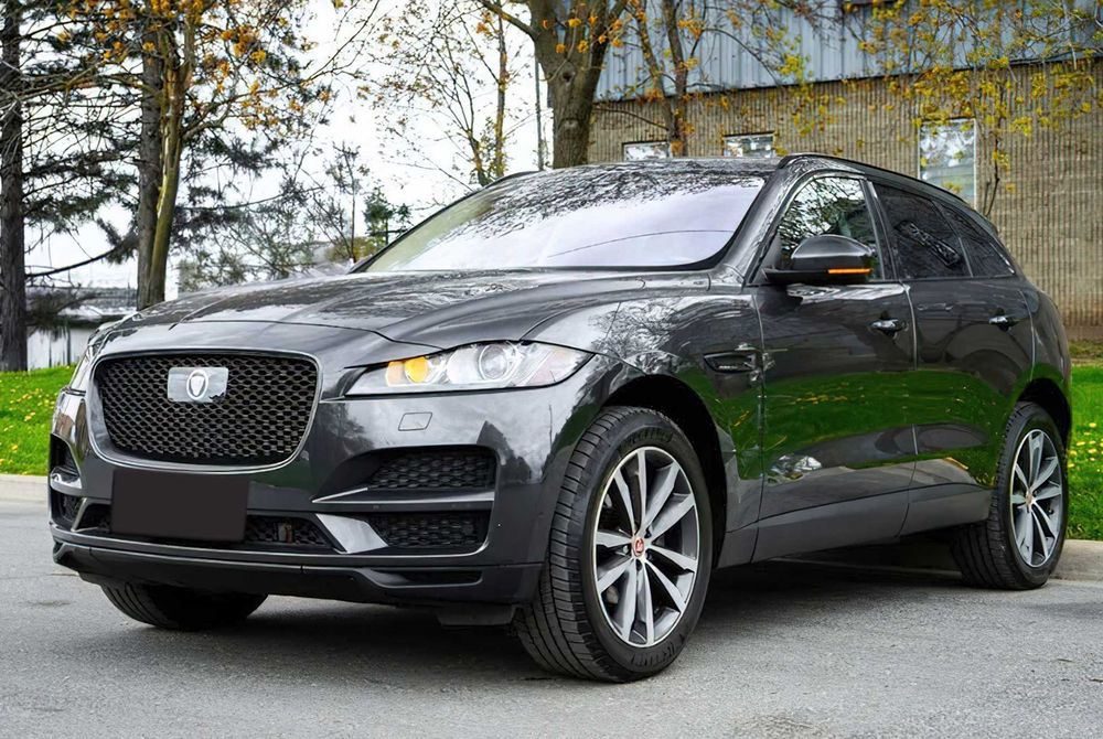 Jaguar F-PACE      2020
