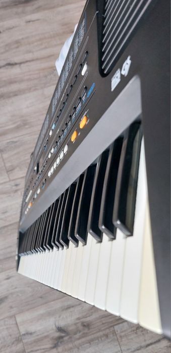 Keyboard Roland E 36