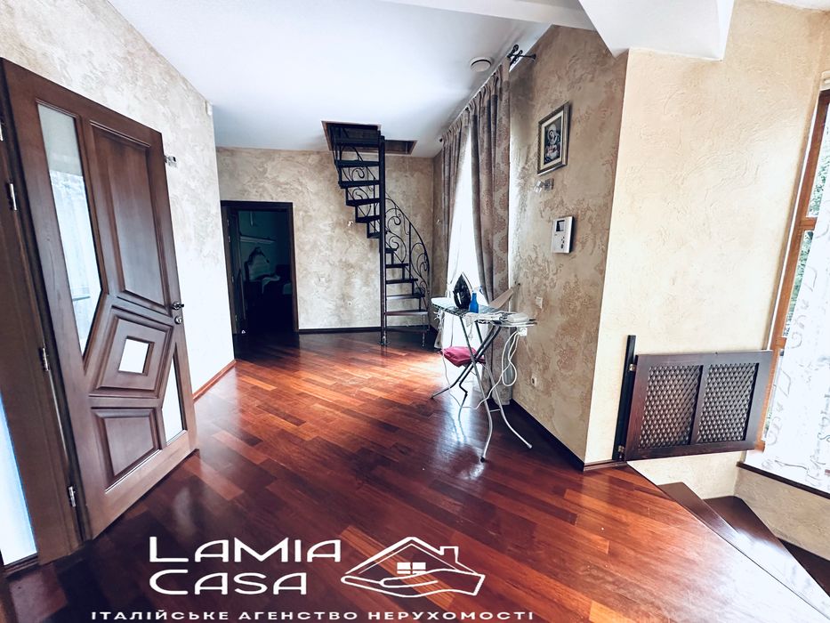 VIP будинок біля парку , в топовій локаціі