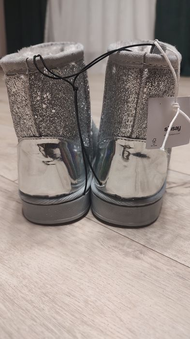 Угги  для дівчинки