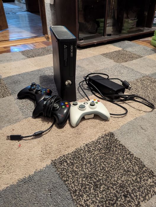 Xbox 360 в очень хорошем состоянии