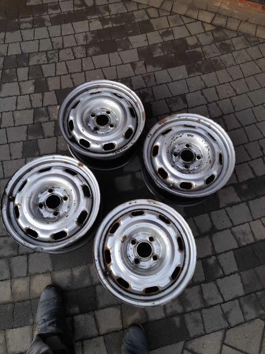 Sprzedam felgi stalowe 14cali Wv. Seat audi