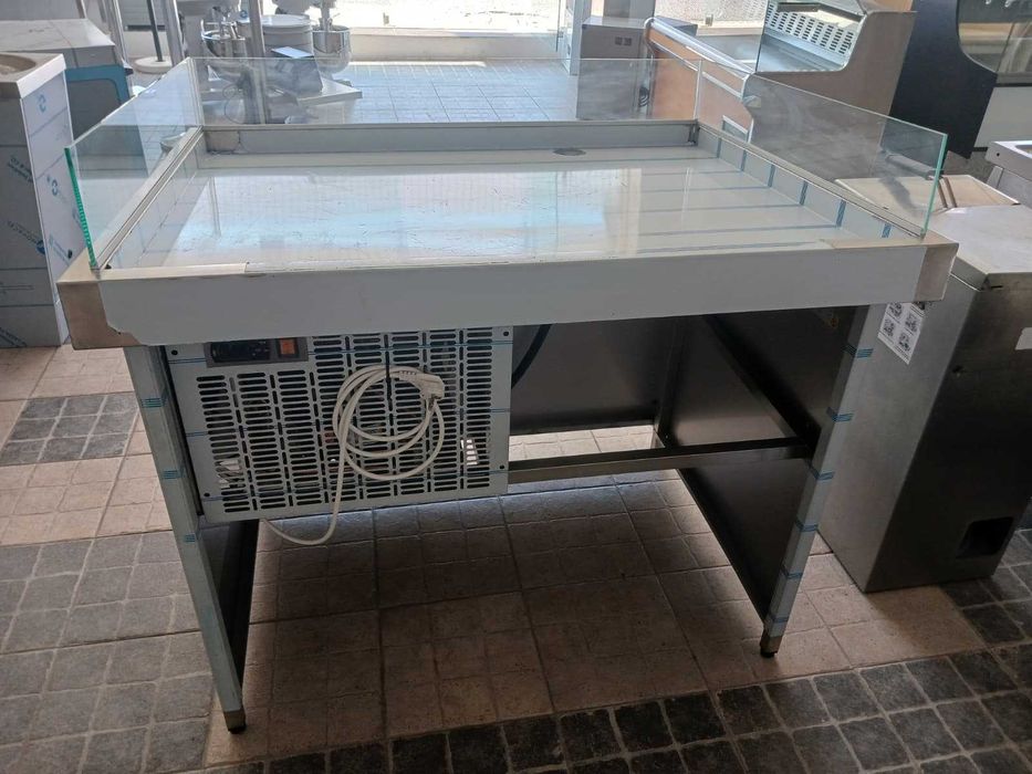 ACM1698 - Vitrine Expositora de Peixe Refrigerada - NOVA