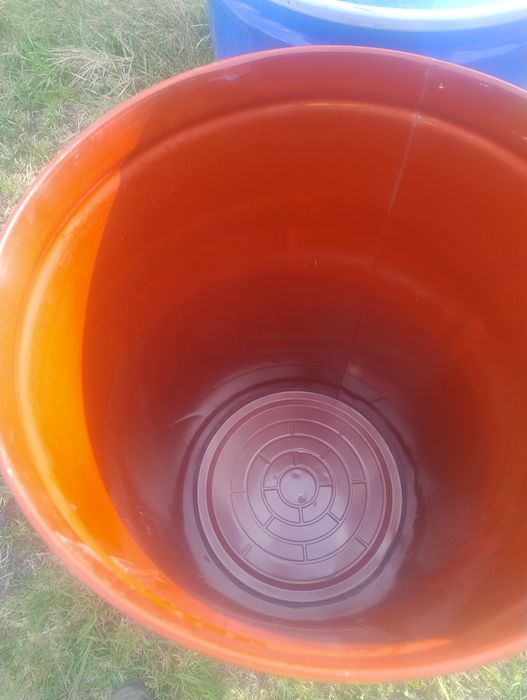 Beczka stalowa ogrodowa 200L na wodę