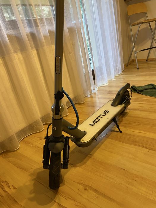 Hulajnoga elektryczna MOTUS Scooty NeoLite