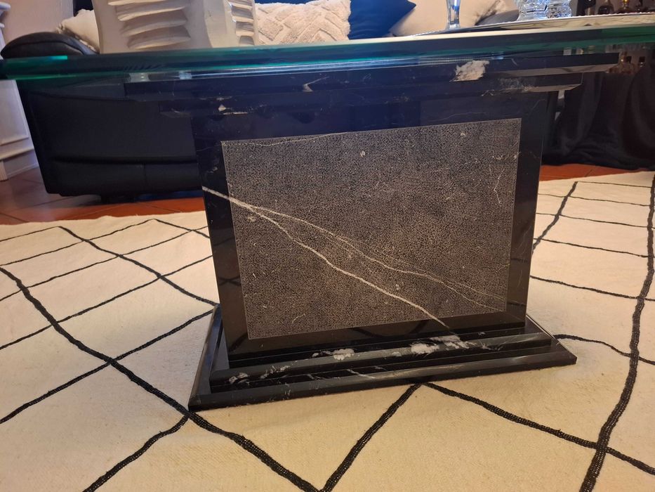 Mesa de centro e de apoio  em marmore