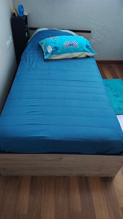 Vendo cama e estrado 200*90