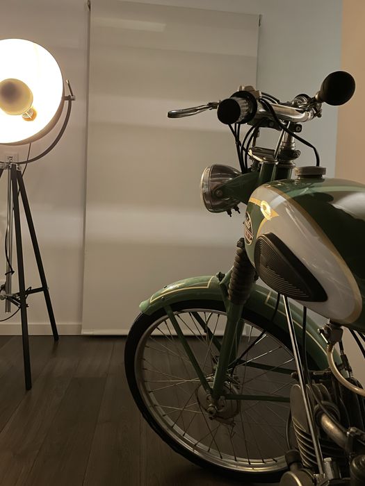 Mota Ducati vilar Cucciolo a funcionar