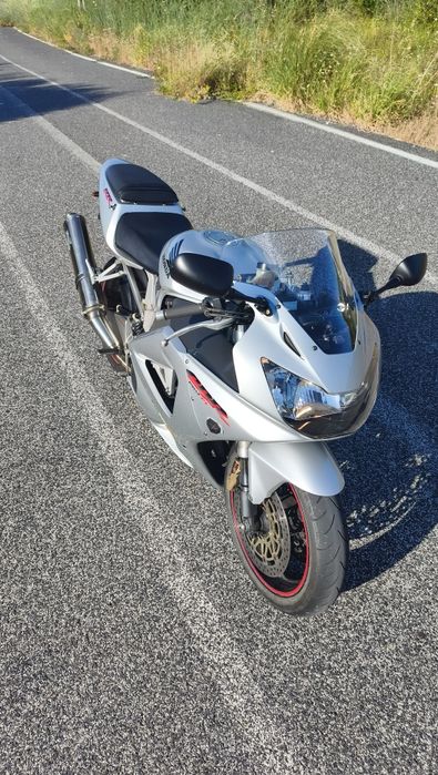 Honda cbr 929  aceito troca por outras motas