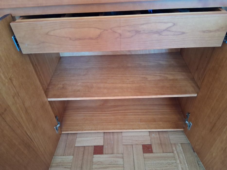 Conjunto completo sala de jantar – Mesa + 6 cadeiras + Aparador