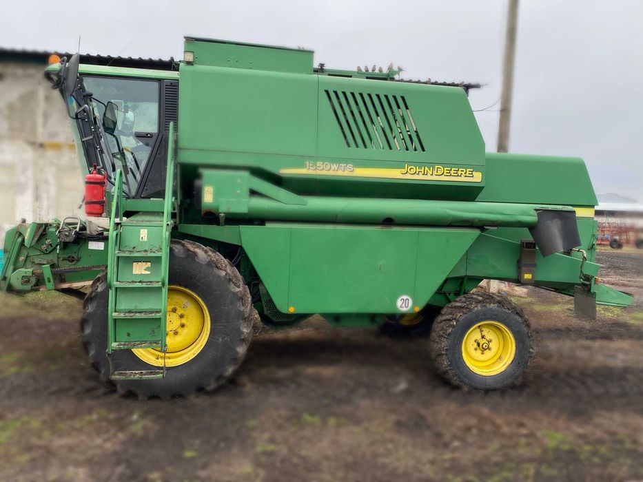 Комбайн John Deere 1550