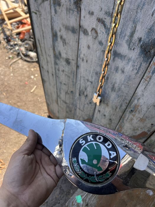 Молдинг решетки Skoda Yeti шкода йети хромовая накладка