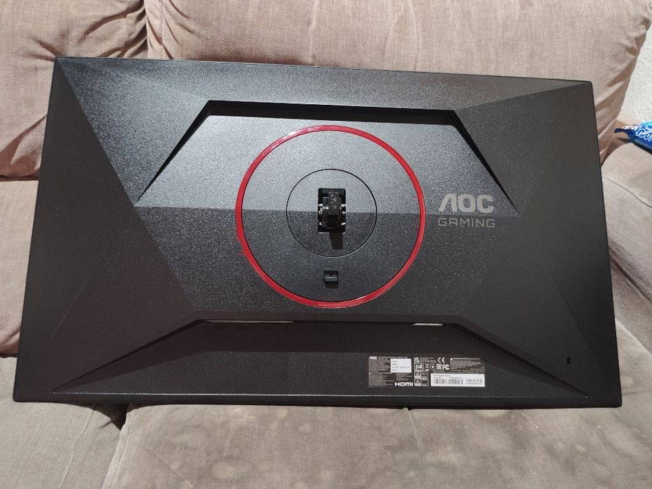 Ecrã aoc gaming e teclado steelseries