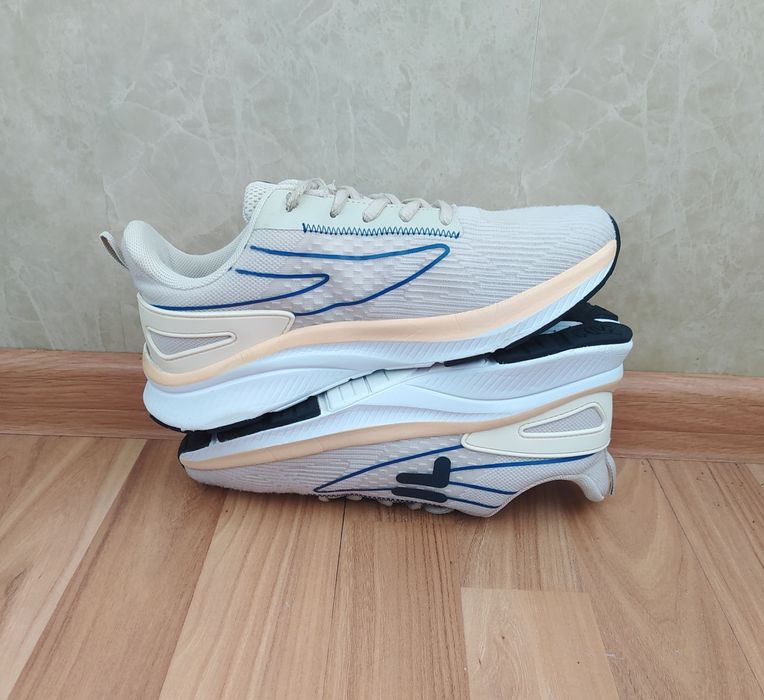 FILA-стильні жіночі кросівки,38,5р