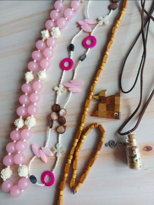 Бусы, подвески, кулоны винтажные