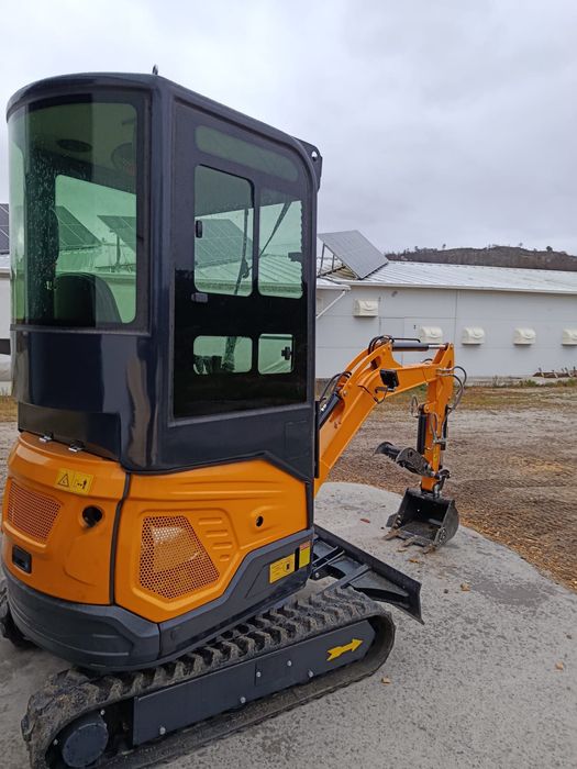 Mini Giratória Nova