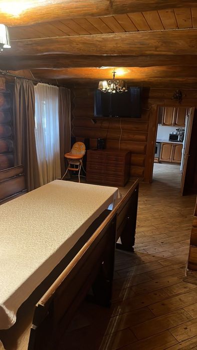 Подобово будинок з банею та чаном та вихідом до річки
