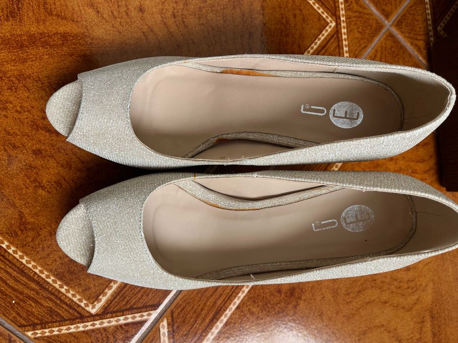 Sapatos de salto alto