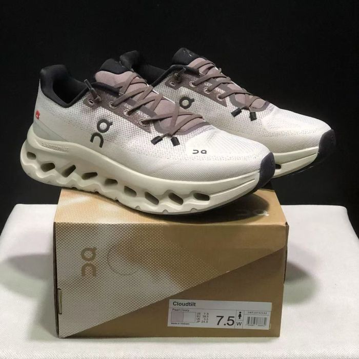 Кроссовки On