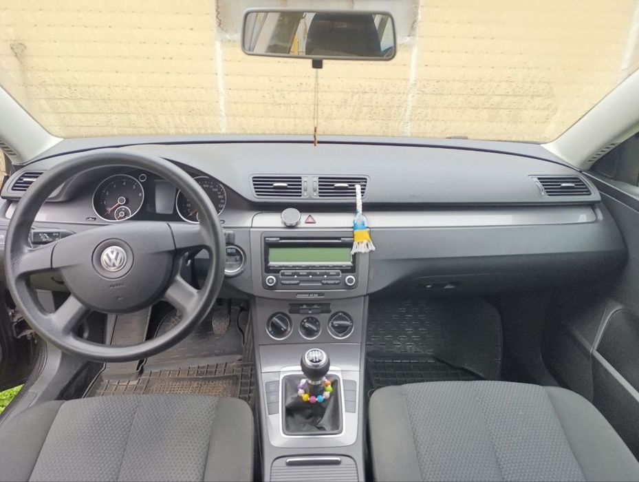 Фольксваген Пасат В-6...1.6 mpi