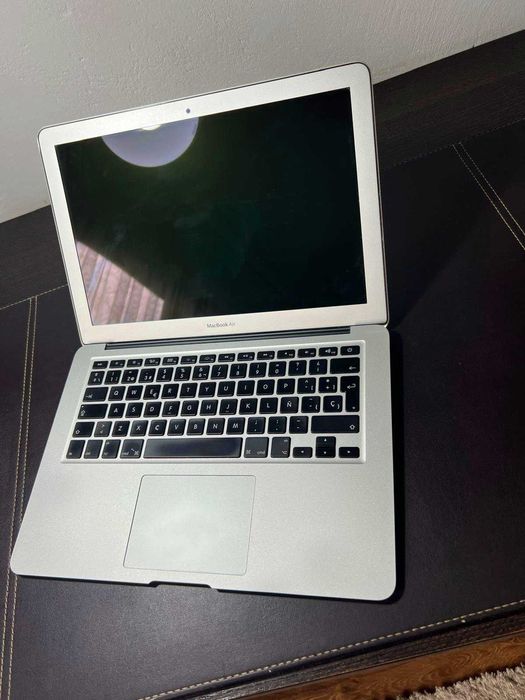 Laptop Apple MacBook Air 13.3" 256GB srebrny w super stanie
