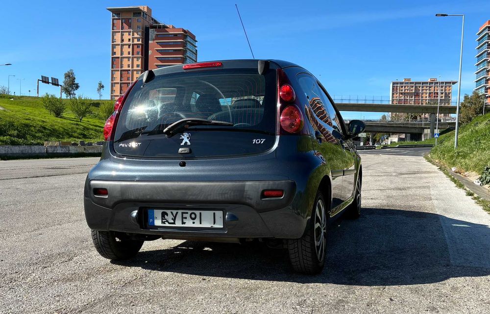 Peugeot 107/2013 pouco rodado