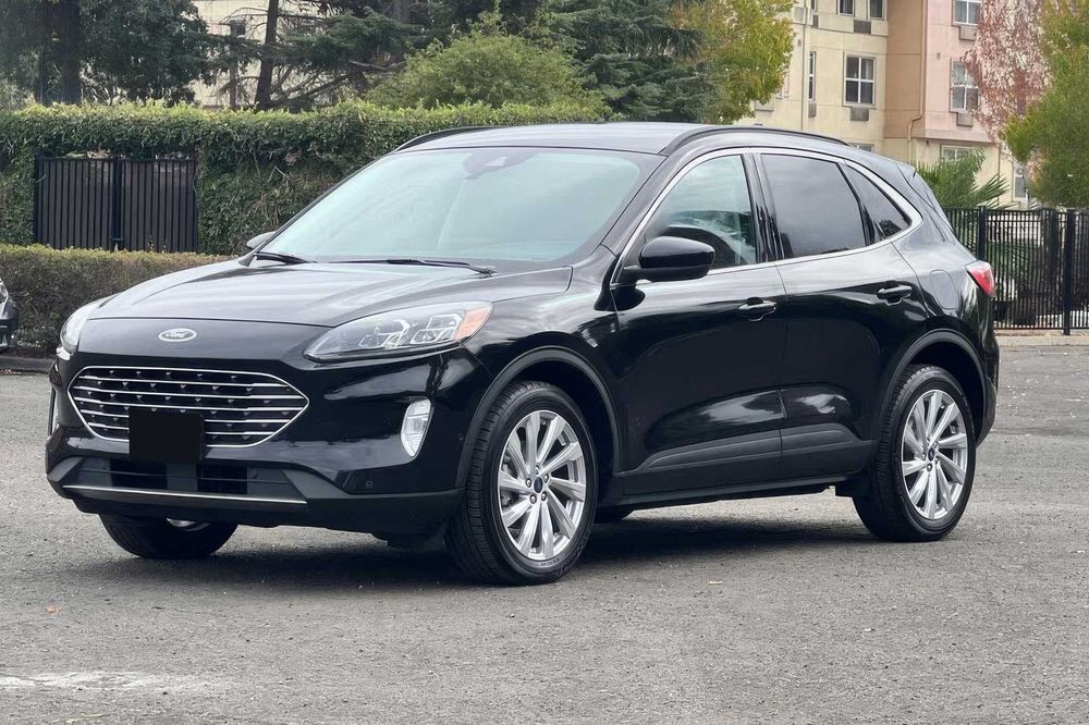 Ми підберемо авто саме для тебе! Вкажи свої критерії, і ми знайдемо ідеальний варіант серед понад 4000 авто в наявності або замовимо із США з економією до 40%. Пиши нам вже зараз, щоб отримати персональну консультацію!