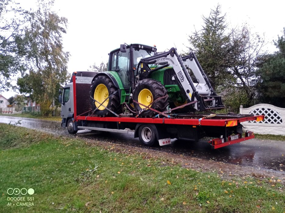 Auto laweta transport samochodowy