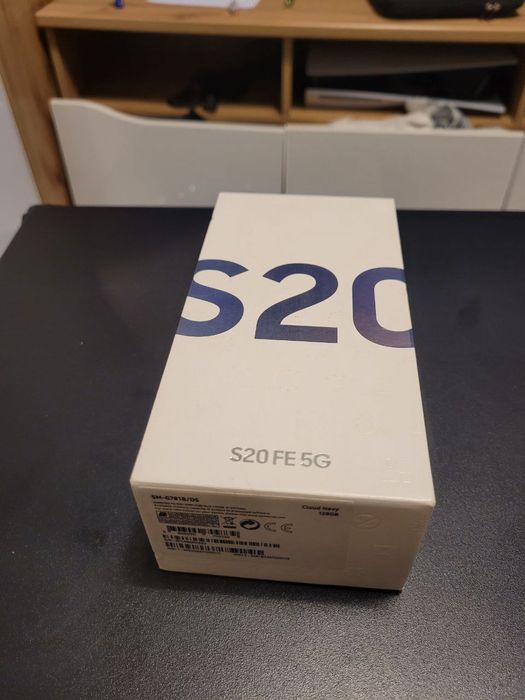 Smartfon Samsung Galaxy S20 FE 5G  6 + 128GB
