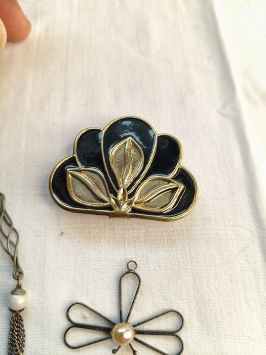 Stare zawieszki i klamra PRL