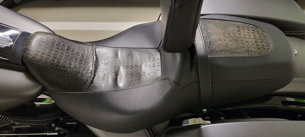 сиденье Harley-Davidson спинка