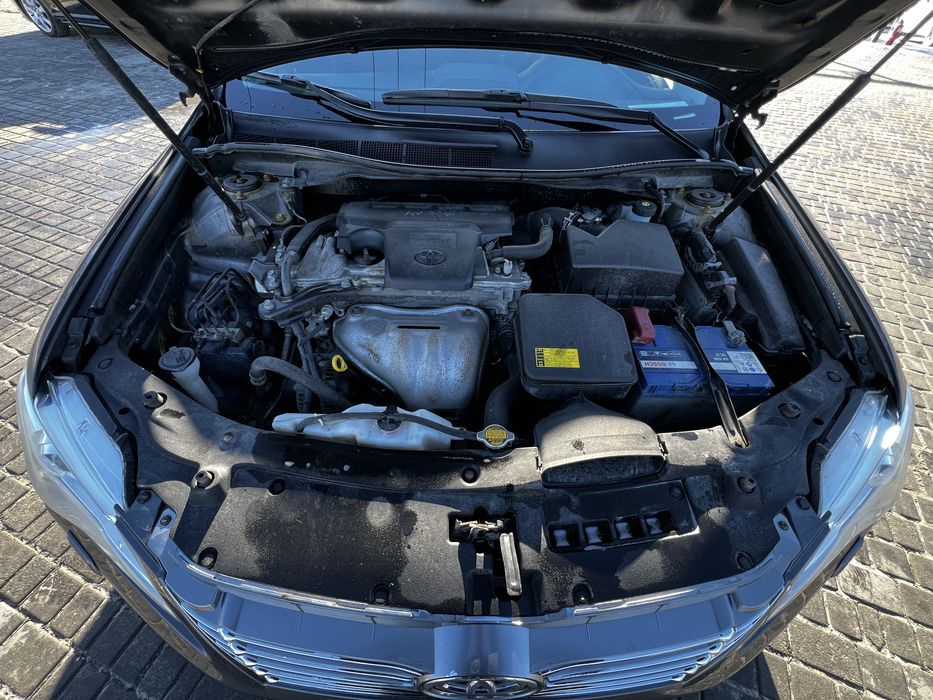 Офіційна Toyota Camry 2.5 бензин