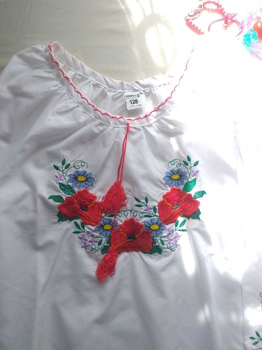 Продам вишиванку для дівчинки