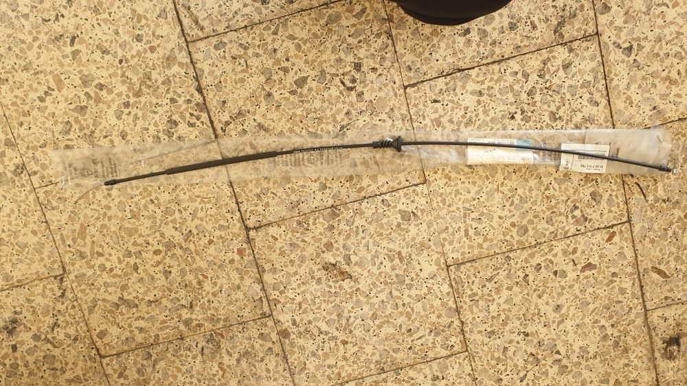 Cabo traseiro de capô