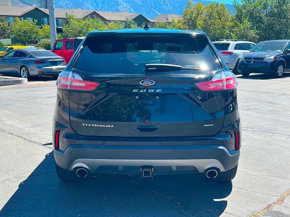 Ford Edge Titanium      2021