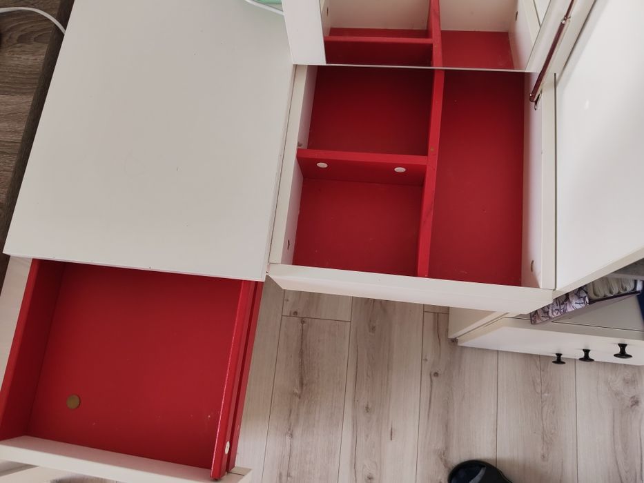 Toaletka z lustrem biała
