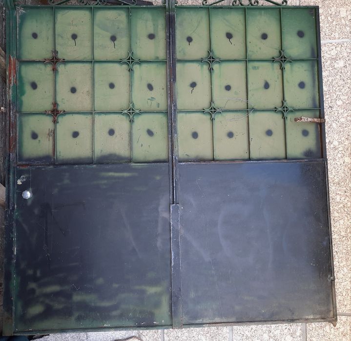 Portões e portas em ferro