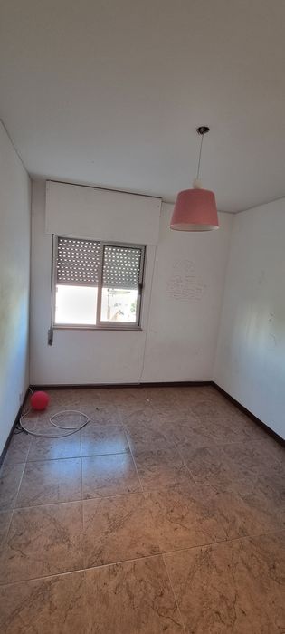 Aluga-se Apartamento