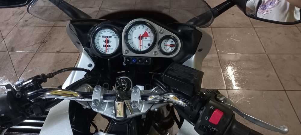 Продається Kawasaki ZR7S