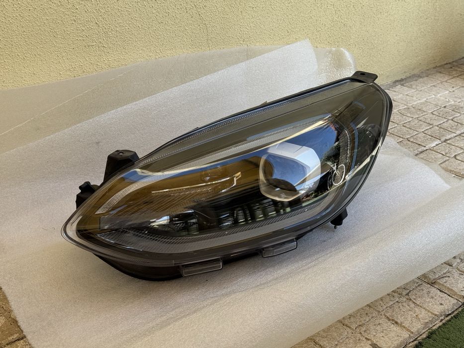 Farol LED Adaptativo Ford Led Fiesta ST MK8.5 - Oportunidade